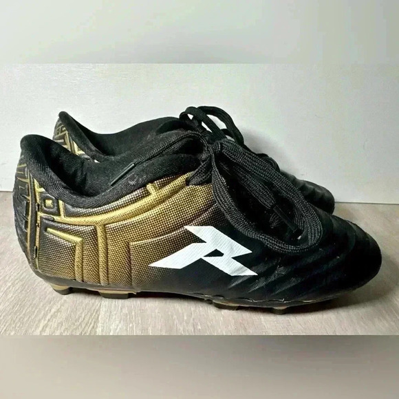 Runic Soccer Futbol Cleats Size 1.5 Youth Black Gold Unisex Low Top Lace Up - Picture 3 of 12